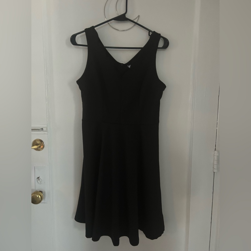 Elegant Black Sleeveless Dress